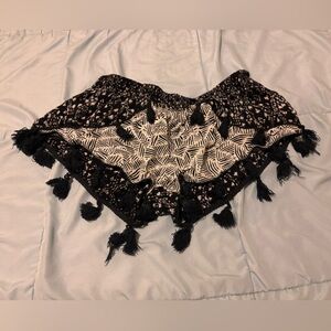 Black and White Patterned Short with tassels